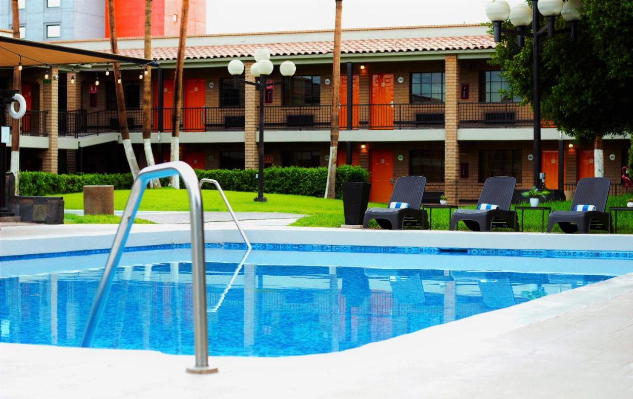 Hotel Colonial Мехикали Екстериор снимка