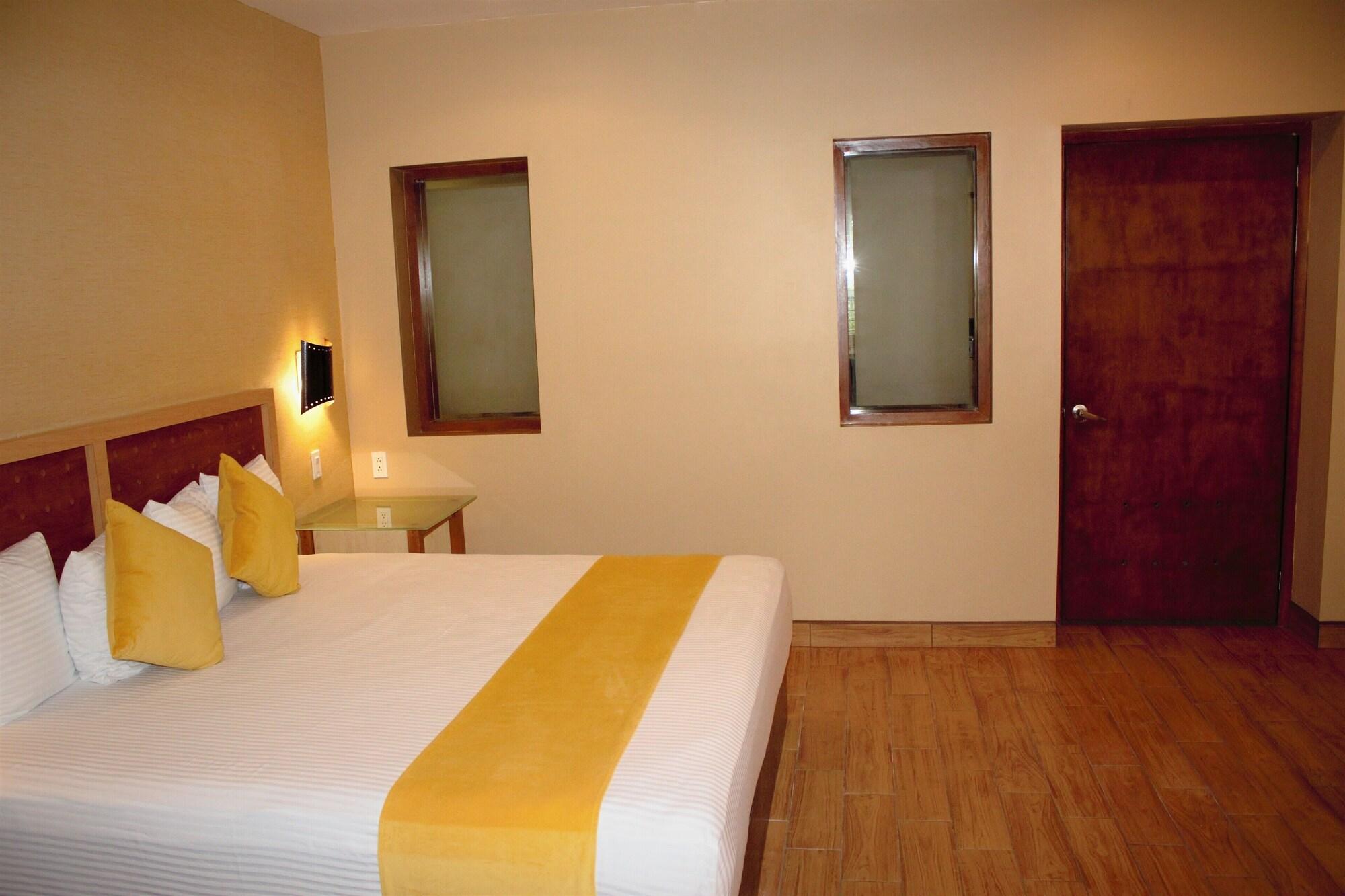 Hotel Colonial Мехикали Екстериор снимка