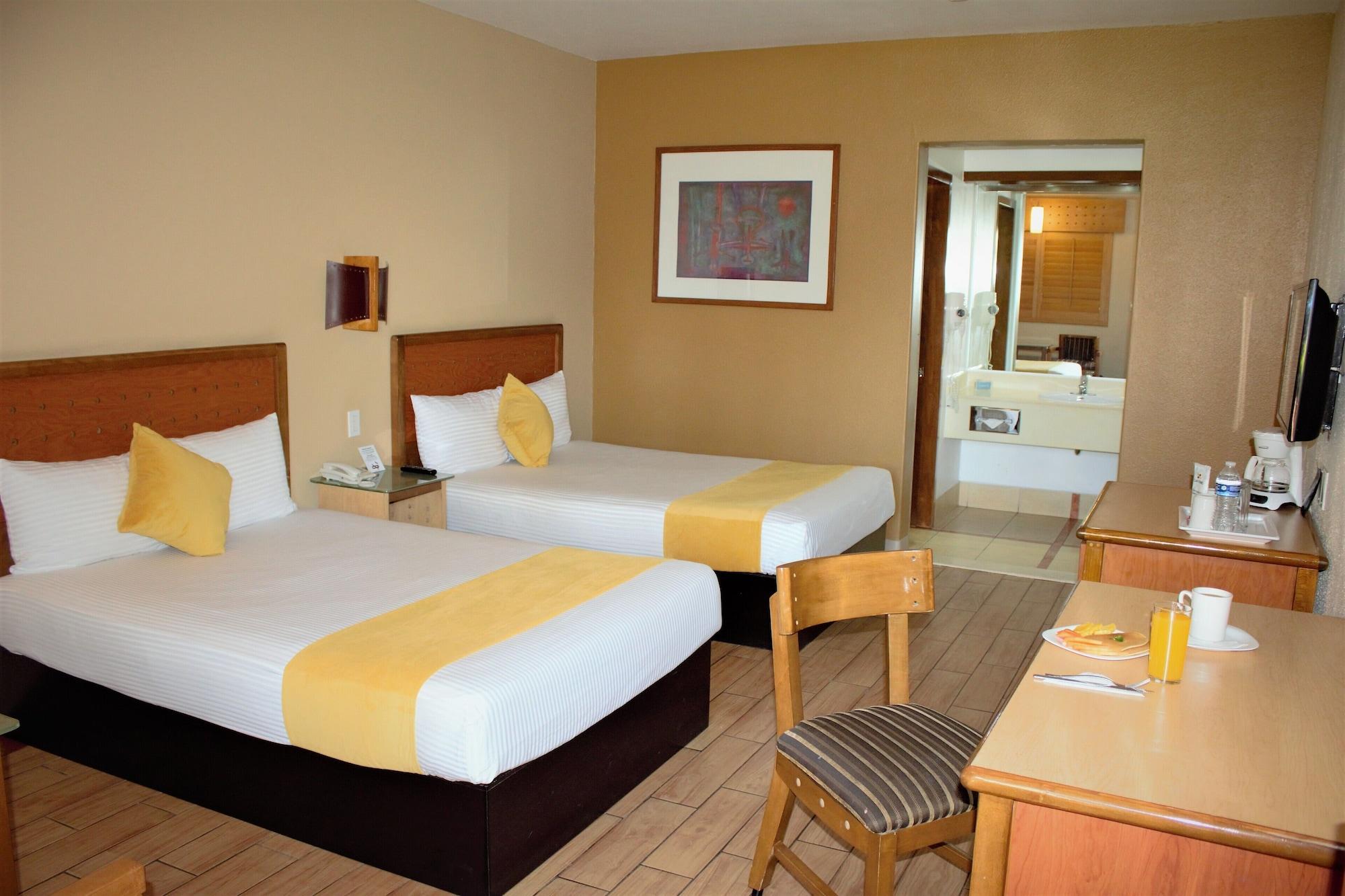 Hotel Colonial Мехикали Екстериор снимка