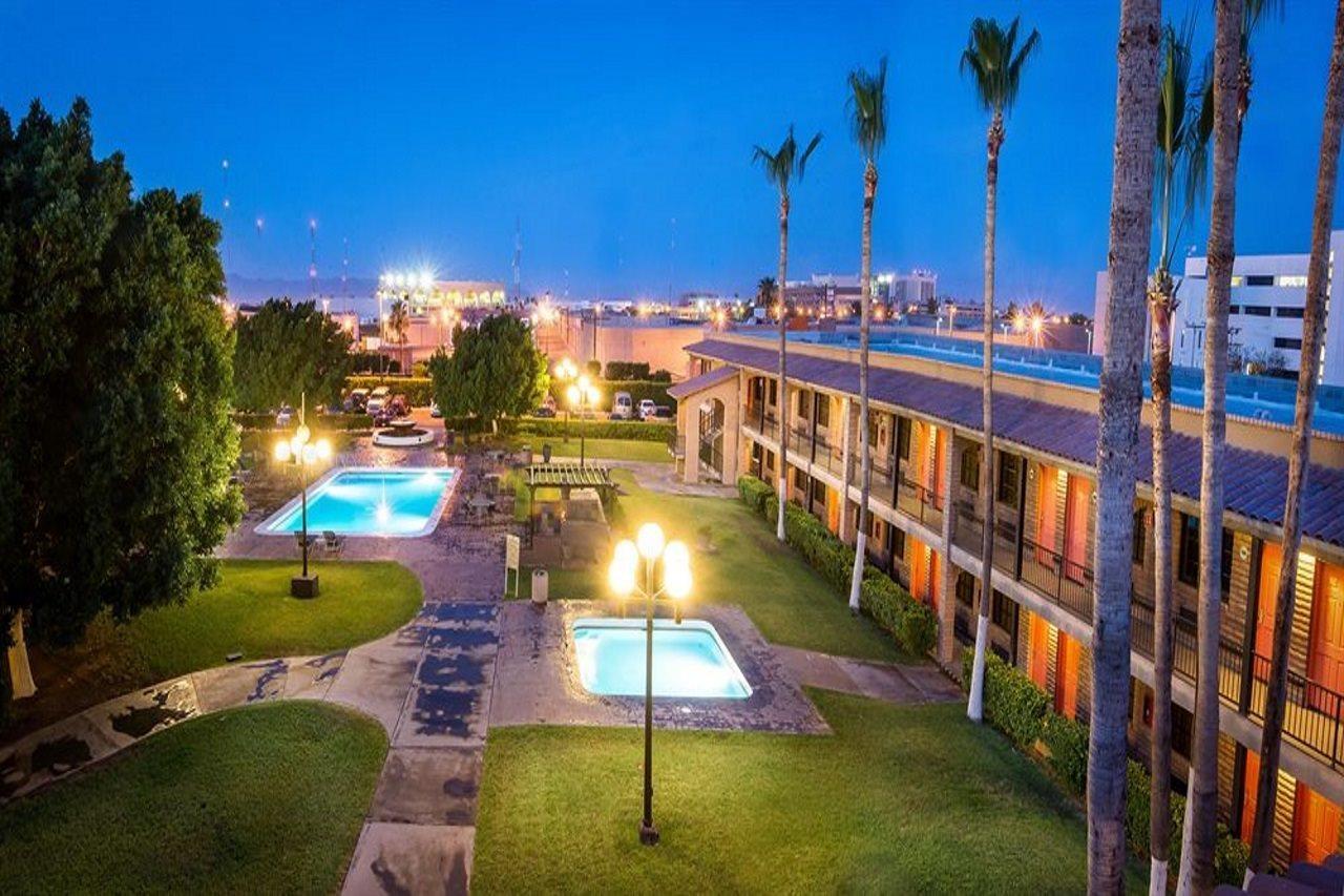 Hotel Colonial Мехикали Екстериор снимка