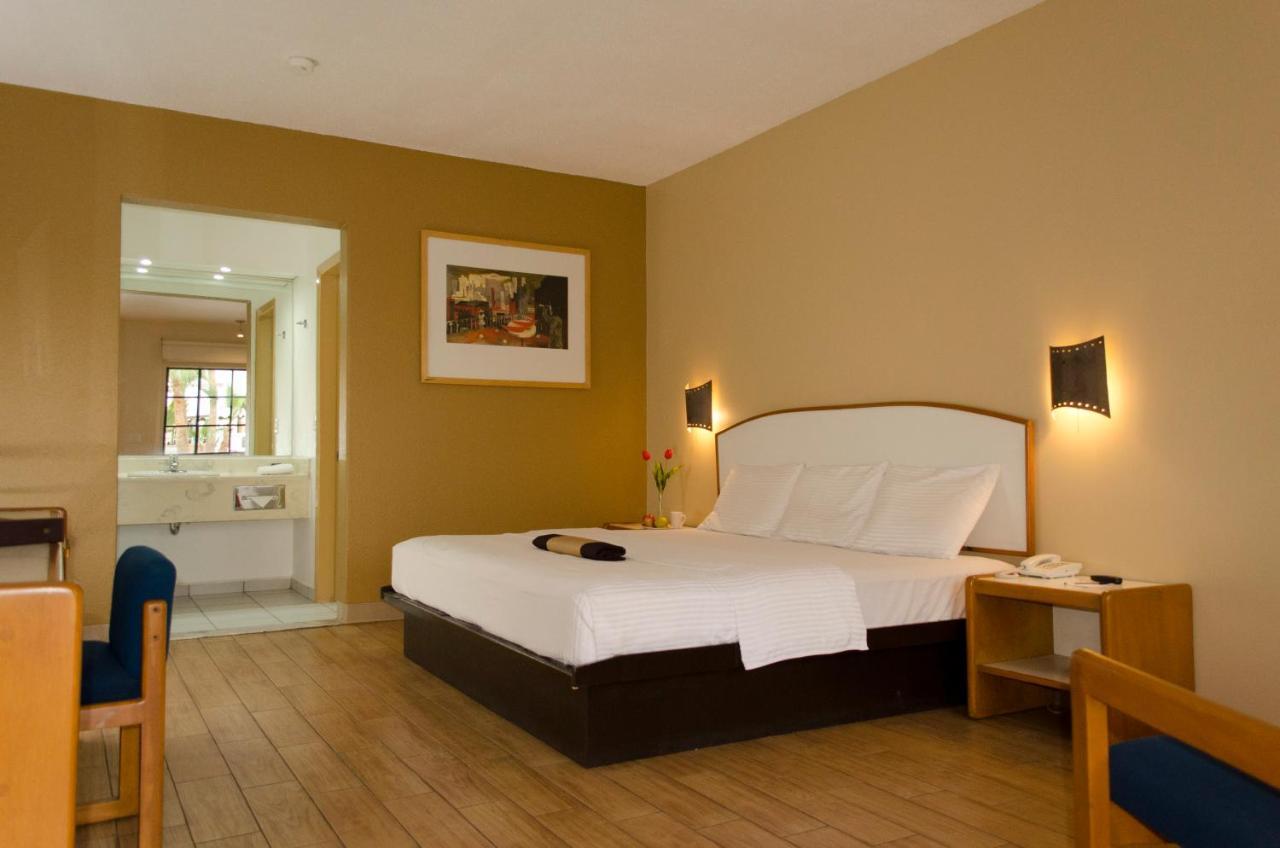 Hotel Colonial Мехикали Екстериор снимка